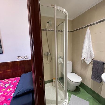 Habitacion Con Bano Privado Bilbao Bagian luar foto