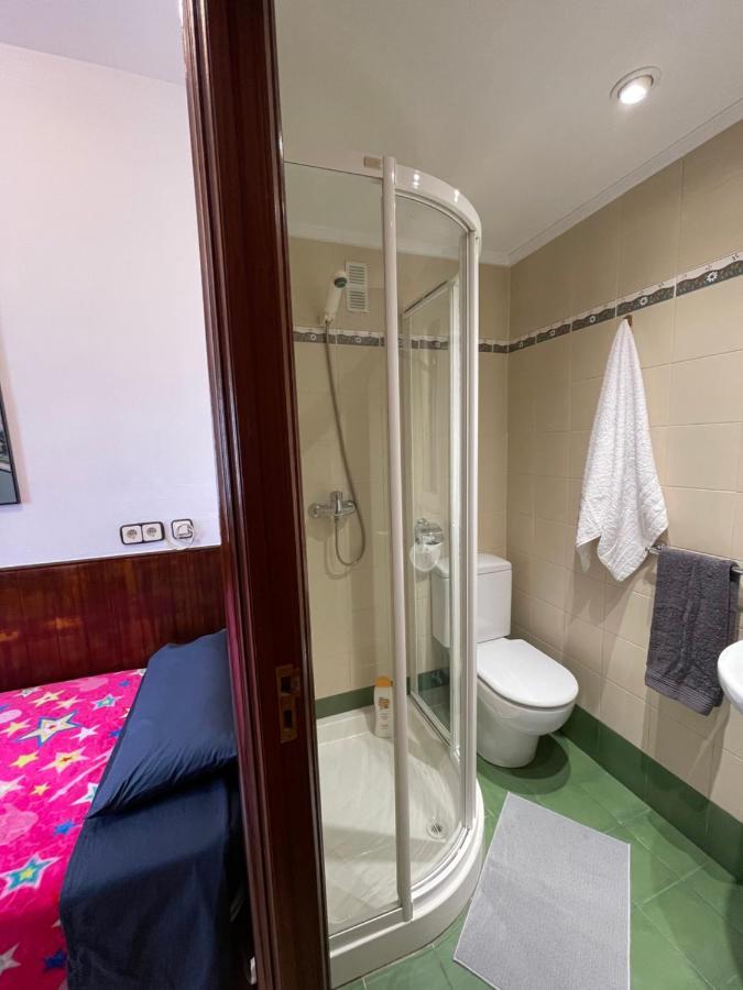 Habitacion Con Bano Privado Bilbao Bagian luar foto