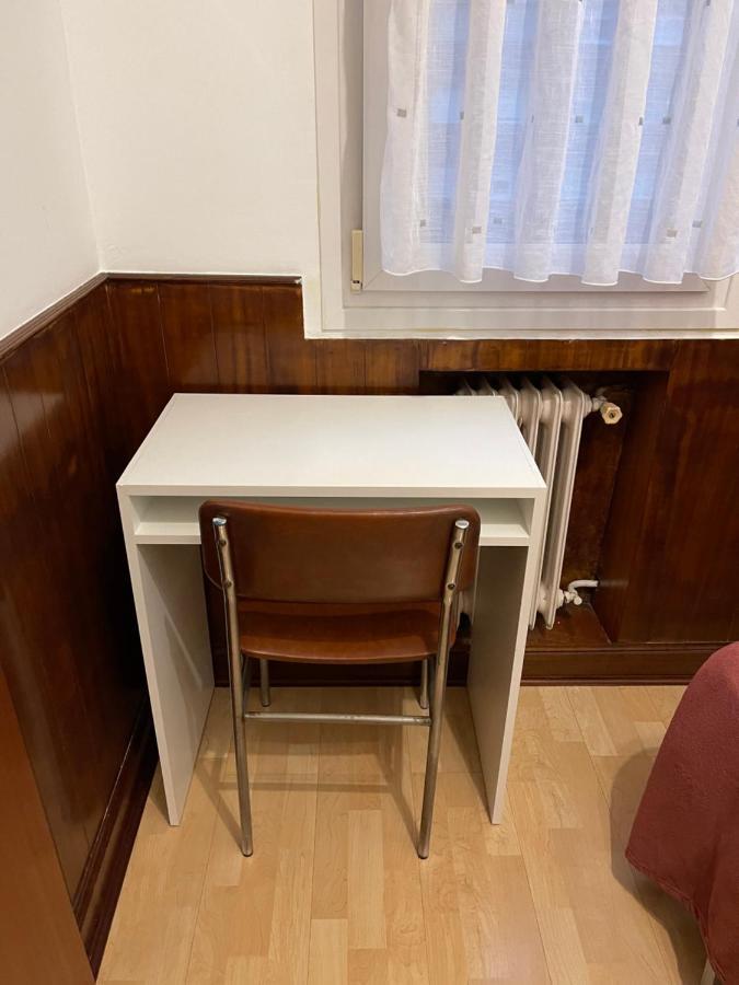 Habitacion Con Bano Privado Bilbao Bagian luar foto
